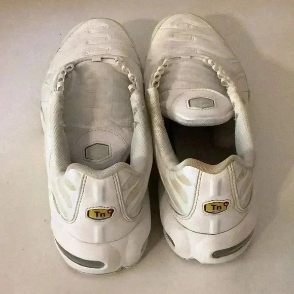 Nike Air Max Plus TN ‘Triple White’ (AJ2029 100) Shoes Size: 6.5Y Preloved - Picture 3 of 6